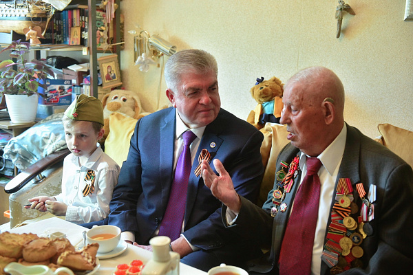 Nail Magdeev visited a 98-year-old Great Patriotic War veteran