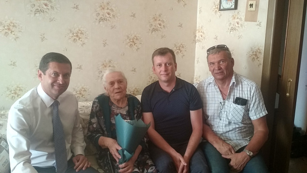Ветеран отмечает 90-летний юбилей