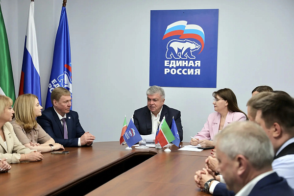 Яр Чаллыда «Единая Россия» партиясенең җирле бүлекчәсе сәяси советы утырышы узды