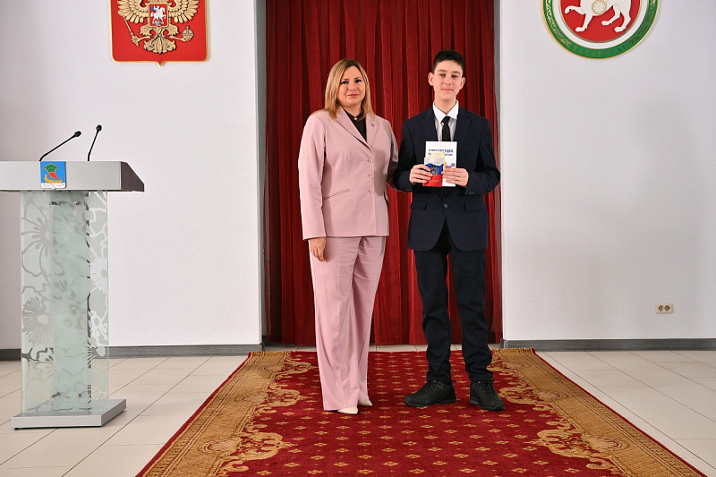 Яшь чаллылыларга паспортлар тапшырылды