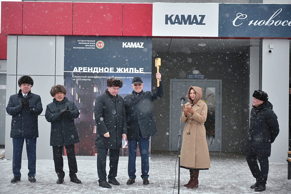 Как решить кадровый вопрос? Построить дом!