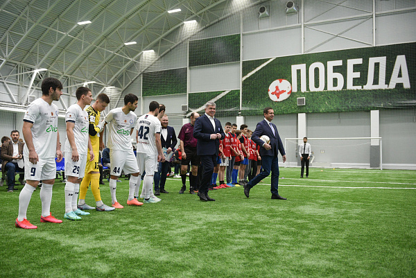 Наиль Магдеев открыл матч Школьной футбольной Лиги