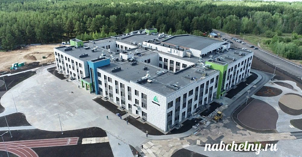 До открытия полилингвальной школы «Адымнар» остался месяц (фоторепортаж)