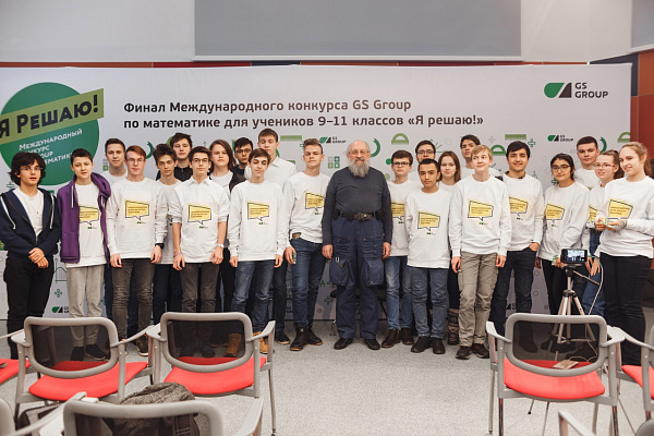 Старшеклассники Челнов могут побороться за годовую стипендию в размере 100 тысяч рублей для учебы в вузе