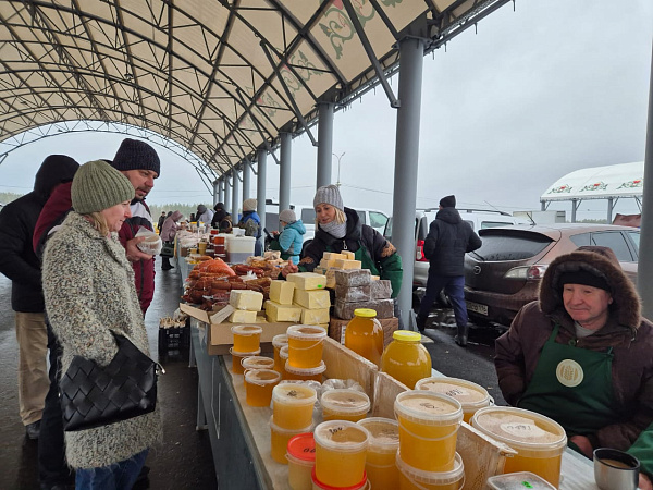 Жители и гости города начинают закупаться продуктами к Новому году